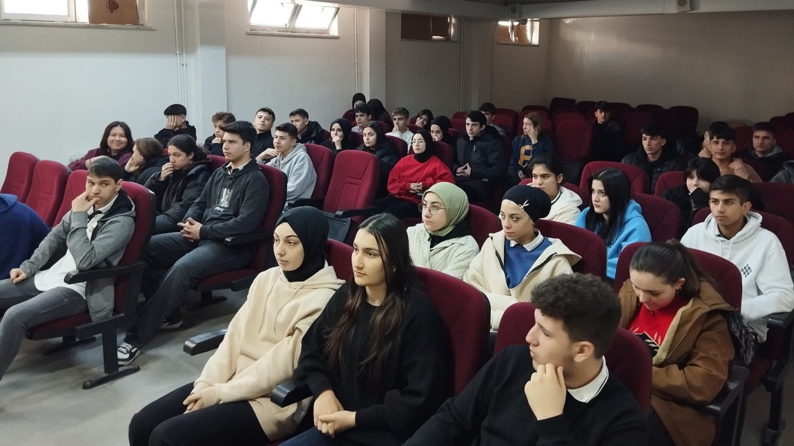 12. Sınıf Öğrencilerimize MSÜ,  POMEM ve BESYO  Özel Yetenek Sınavları ile İlgili Bilgilendirme Toplantısı Yapıldı.
